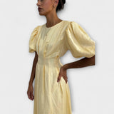 Josephine - Butter Yellow Maxi Šaty s Airy Design