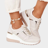 Estelle — Platforma City Tenisky