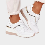 Estelle — Platforma City Tenisky