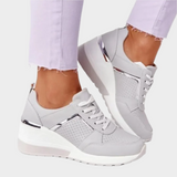 Estelle — Platforma City Tenisky