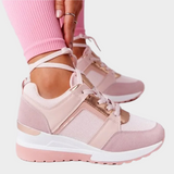 Estelle — Platforma City Tenisky